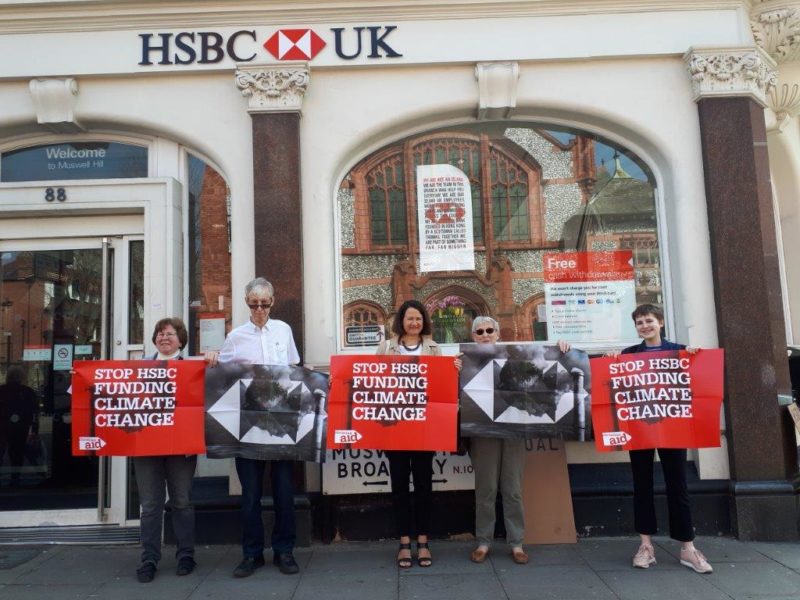 Campaigning with Muswell Hill & Hornsey Friends of the Earth to call on HSBC to stop investing in climate breakdown